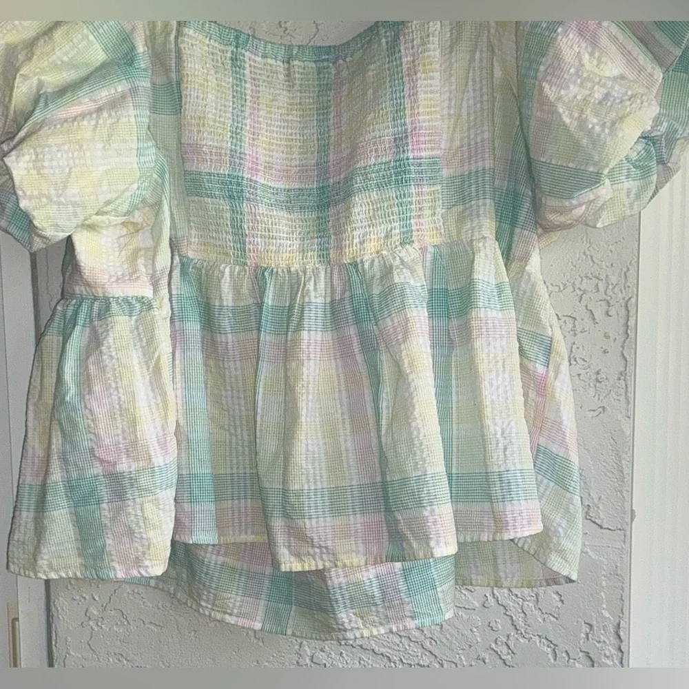 Old Navy Cropped Puckered Plaid Blouse with Puff Sleeves (NWOT)